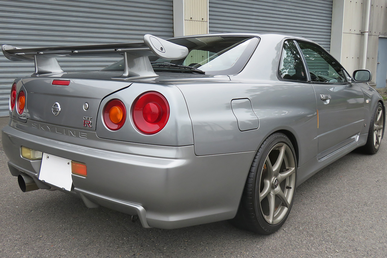 2001 Nissan SKYLINE GT-R BNR34 R34 GT-R, NISMO Air Cleaner Duct, HKS Height Adjustable Coilovers