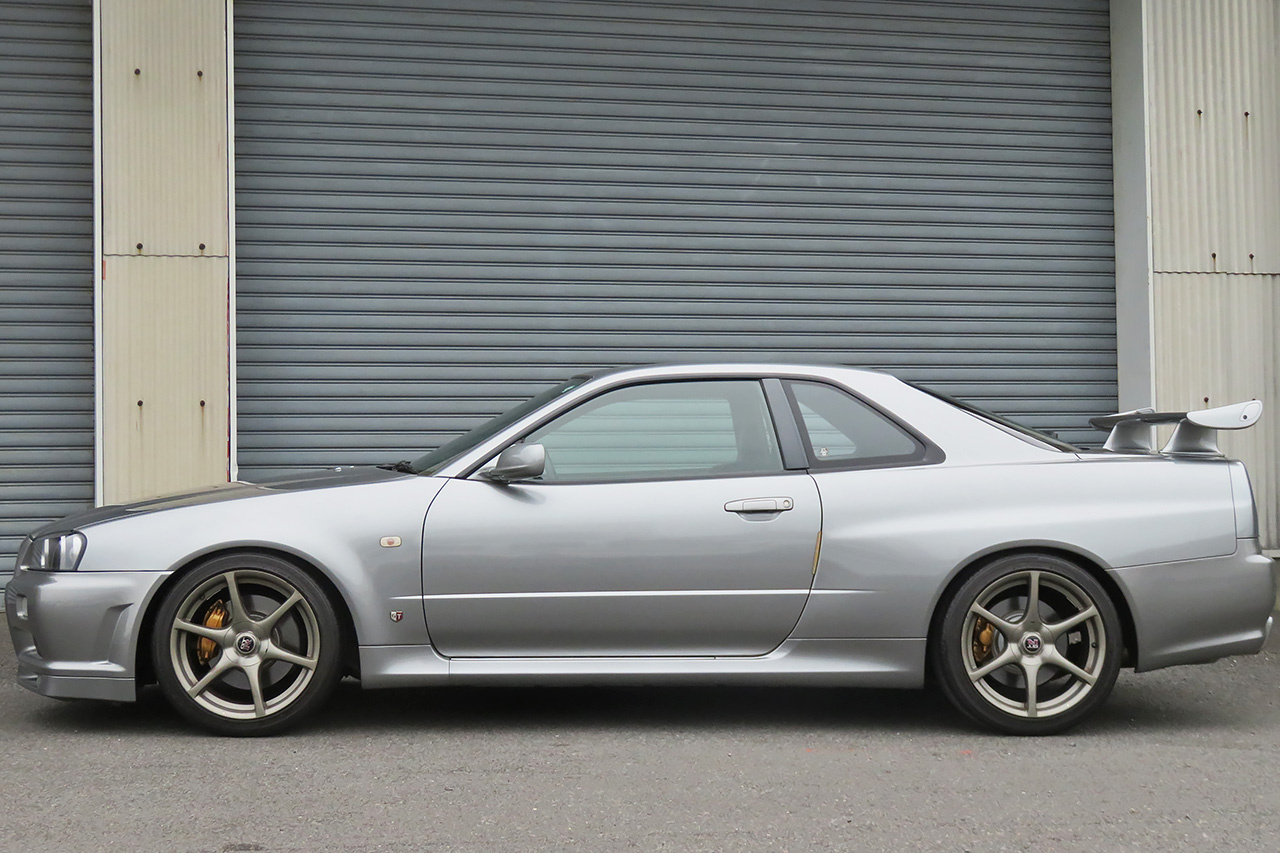 2001 Nissan SKYLINE GT-R BNR34 R34 GT-R, NISMO Air Cleaner Duct, HKS Height Adjustable Coilovers