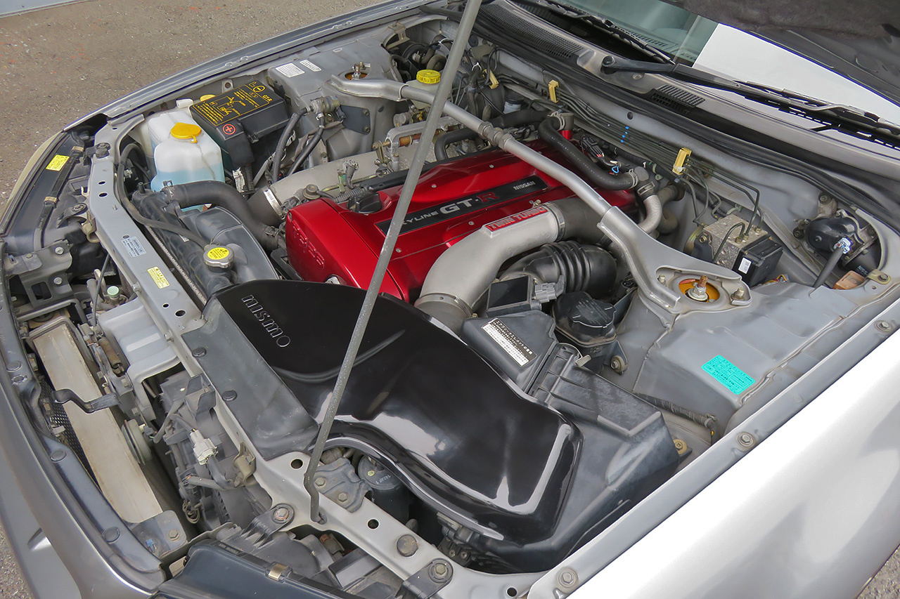 2001 Nissan SKYLINE GT-R BNR34 R34 GT-R, NISMO Air Cleaner Duct, HKS Height Adjustable Coilovers