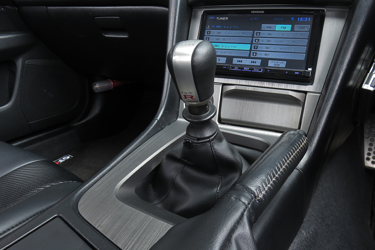 2001 Nissan SKYLINE GT-R BNR34 R34 GT-R, NISMO Air Cleaner Duct, HKS Height Adjustable Coilovers