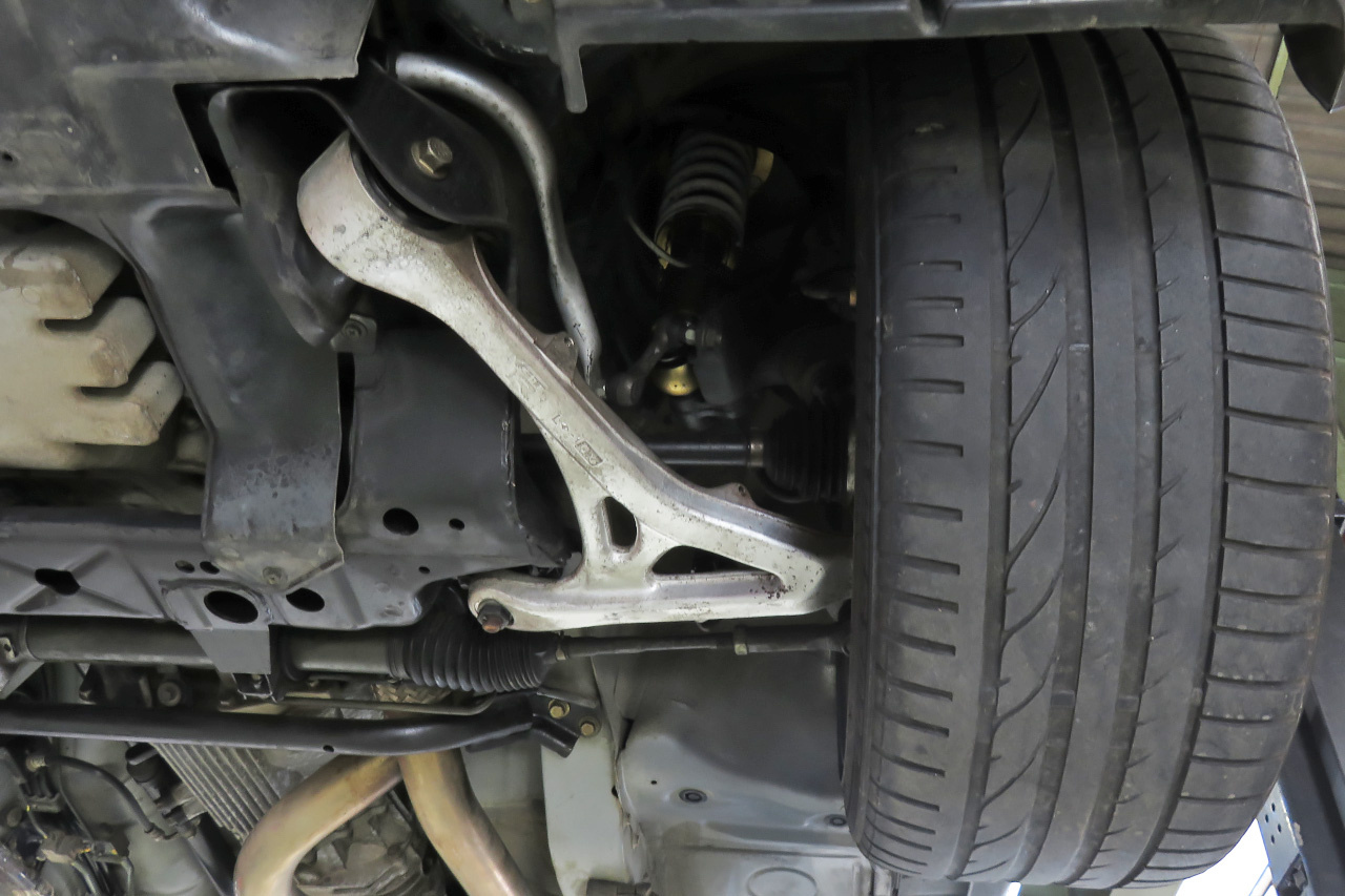 2001 Nissan SKYLINE GT-R BNR34 R34 GT-R, NISMO Air Cleaner Duct, HKS Height Adjustable Coilovers
