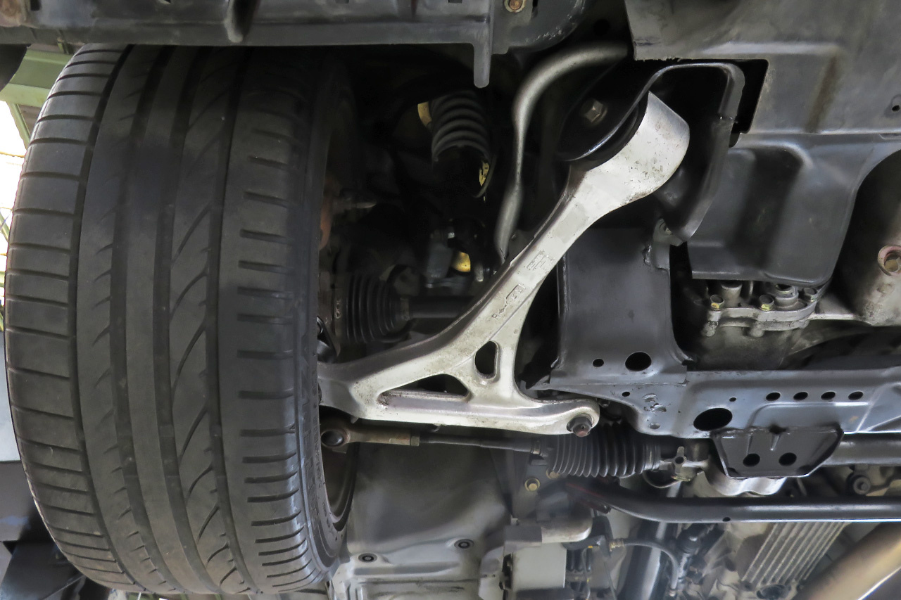 2001 Nissan SKYLINE GT-R BNR34 R34 GT-R, NISMO Air Cleaner Duct, HKS Height Adjustable Coilovers