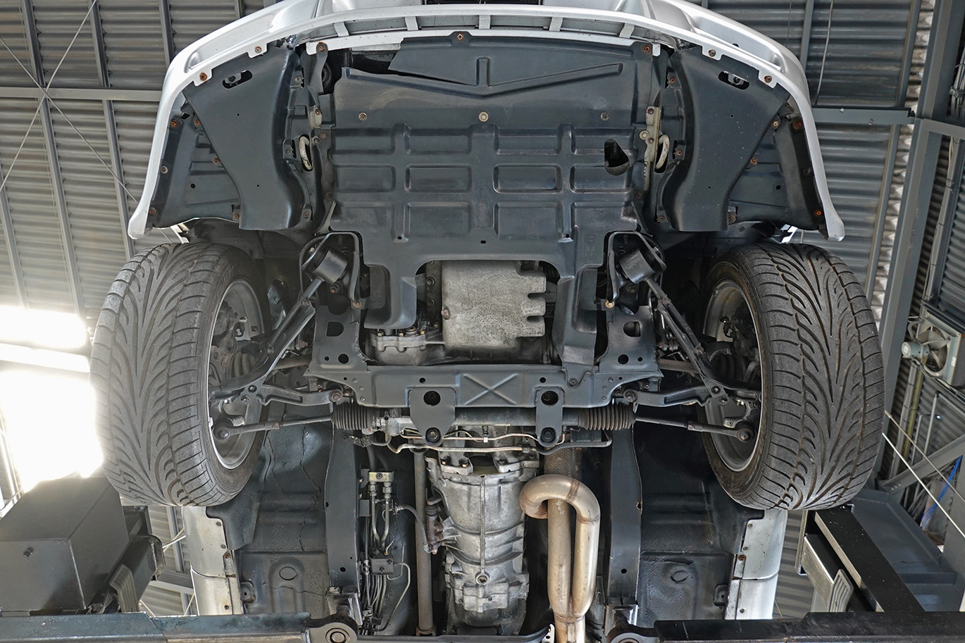 1994 Nissan SKYLINE GT-R BNR32 R32 GTR V-Spec II, KL0 Spark Silver Metallic, 5 Zigen Muffler