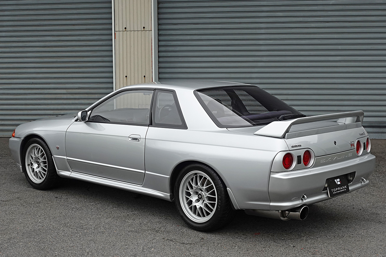 1994 Nissan SKYLINE GT-R BNR32 R32 GTR V-Spec II, KL0 Spark Silver Metallic, 5 Zigen Muffler