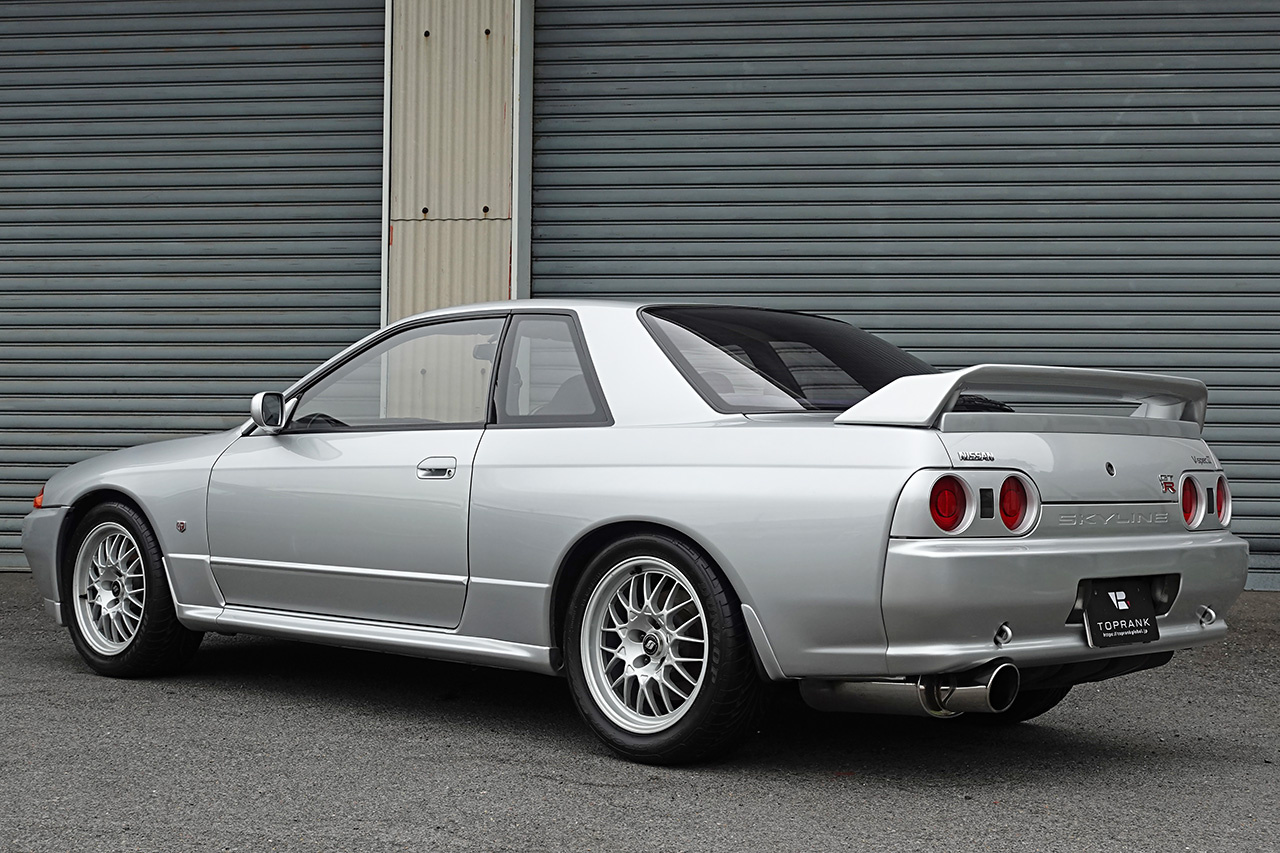 1994 Nissan SKYLINE GT-R BNR32 R32 GTR V-Spec II, KL0 Spark Silver Metallic, 5 Zigen Muffler