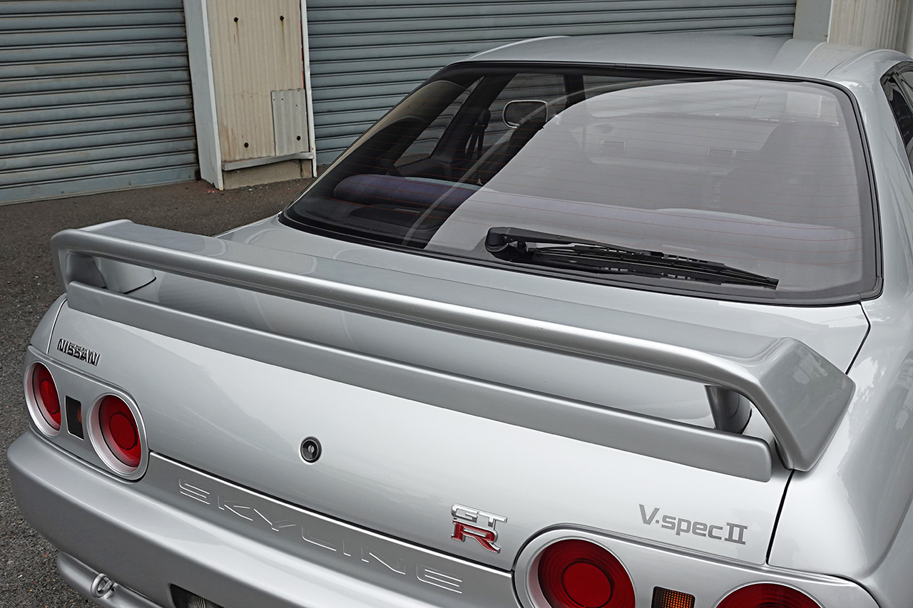 1994 Nissan SKYLINE GT-R BNR32 R32 GTR V-Spec II, KL0 Spark Silver Metallic, 5 Zigen Muffler