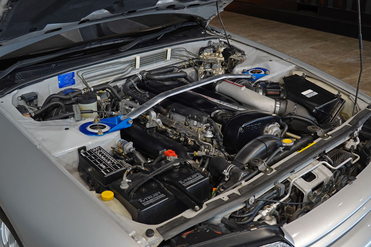 1994 Nissan SKYLINE GT-R BNR32 R32 GTR V-Spec II, KL0 Spark Silver Metallic, 5 Zigen Muffler