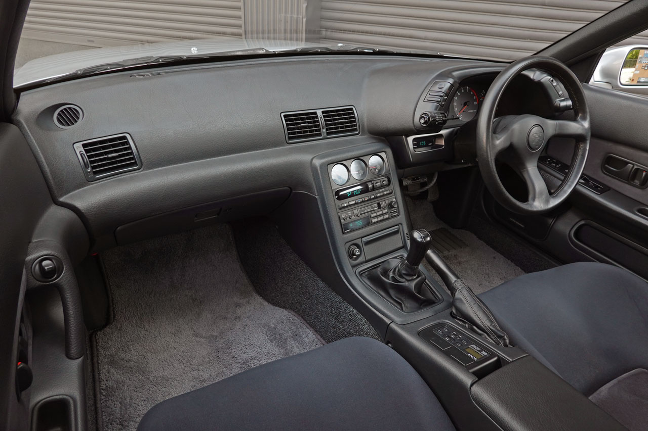 1994 Nissan SKYLINE GT-R BNR32 R32 GTR V-Spec II, KL0 Spark Silver Metallic, 5 Zigen Muffler
