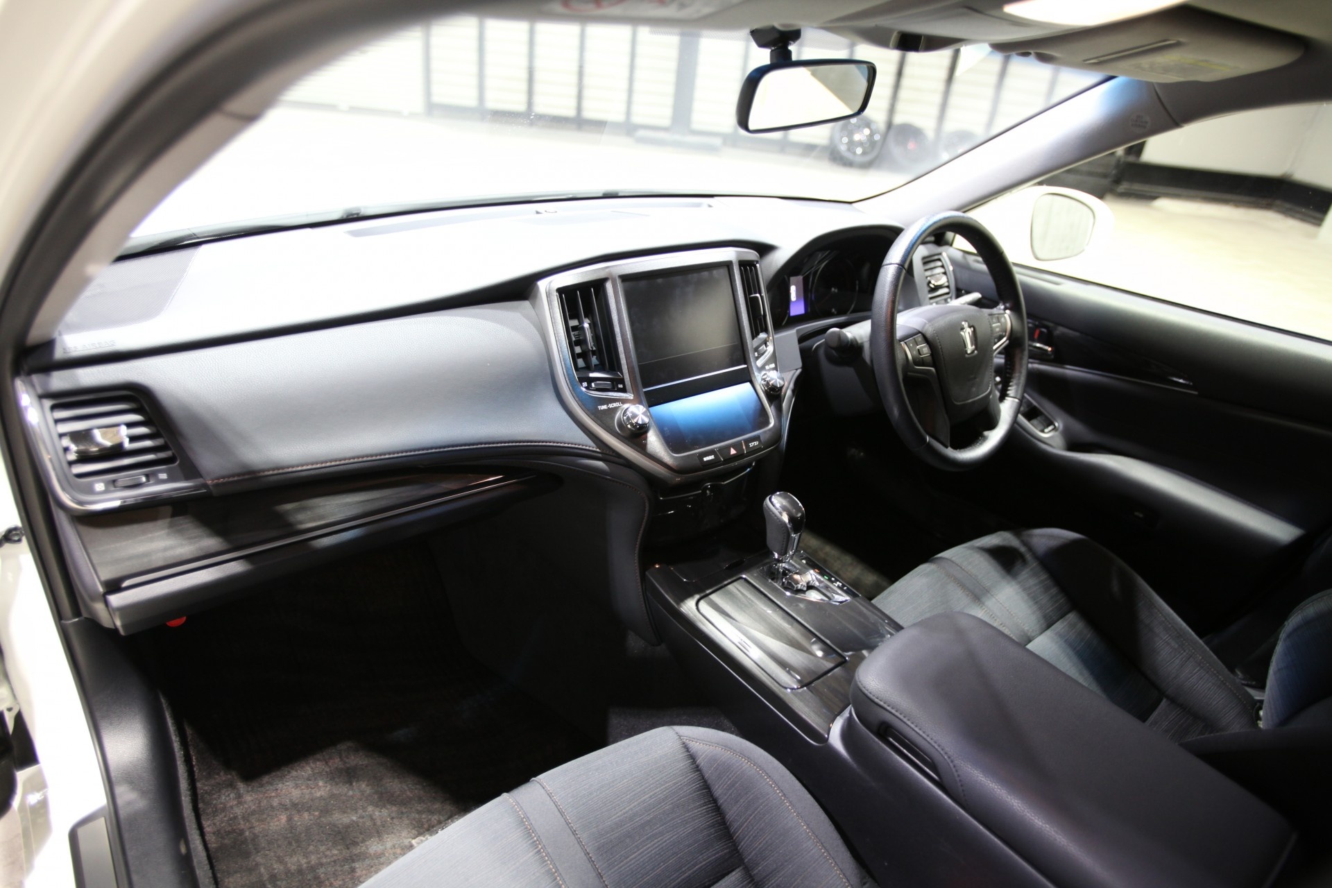 2013 Toyota CROWN ATHLETE S