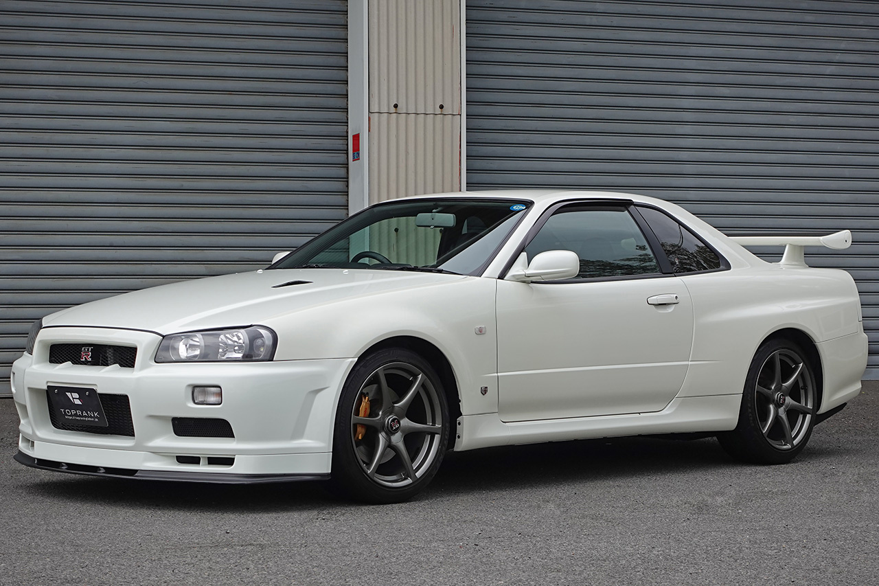 2002 Nissan SKYLINE GT-R BNR34 R34 GT-R M-SPEC  NUR Pearl White (QX1), LOW MILEAGE