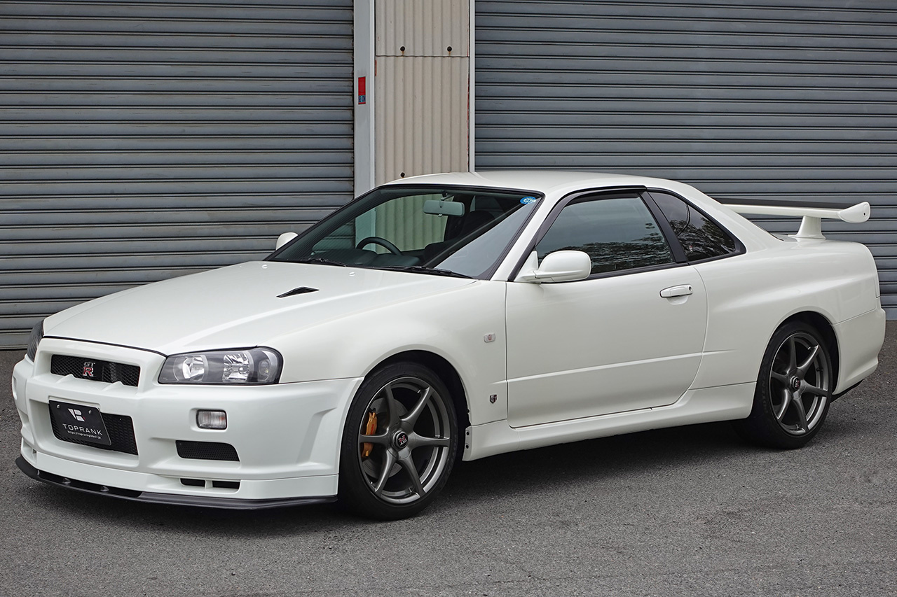 2002 Nissan SKYLINE GT-R BNR34 R34 GT-R M-SPEC  NUR Pearl White (QX1), LOW MILEAGE
