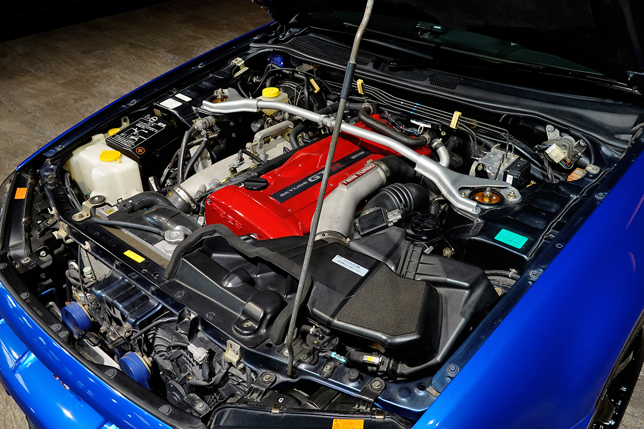1999 Nissan SKYLINE GT-R BNR34 R34 Skyline GT-R V-SPEC, LOW KM's, TV2 Bayside Blue, NISMO LMGT4 18 Inch Wheels
