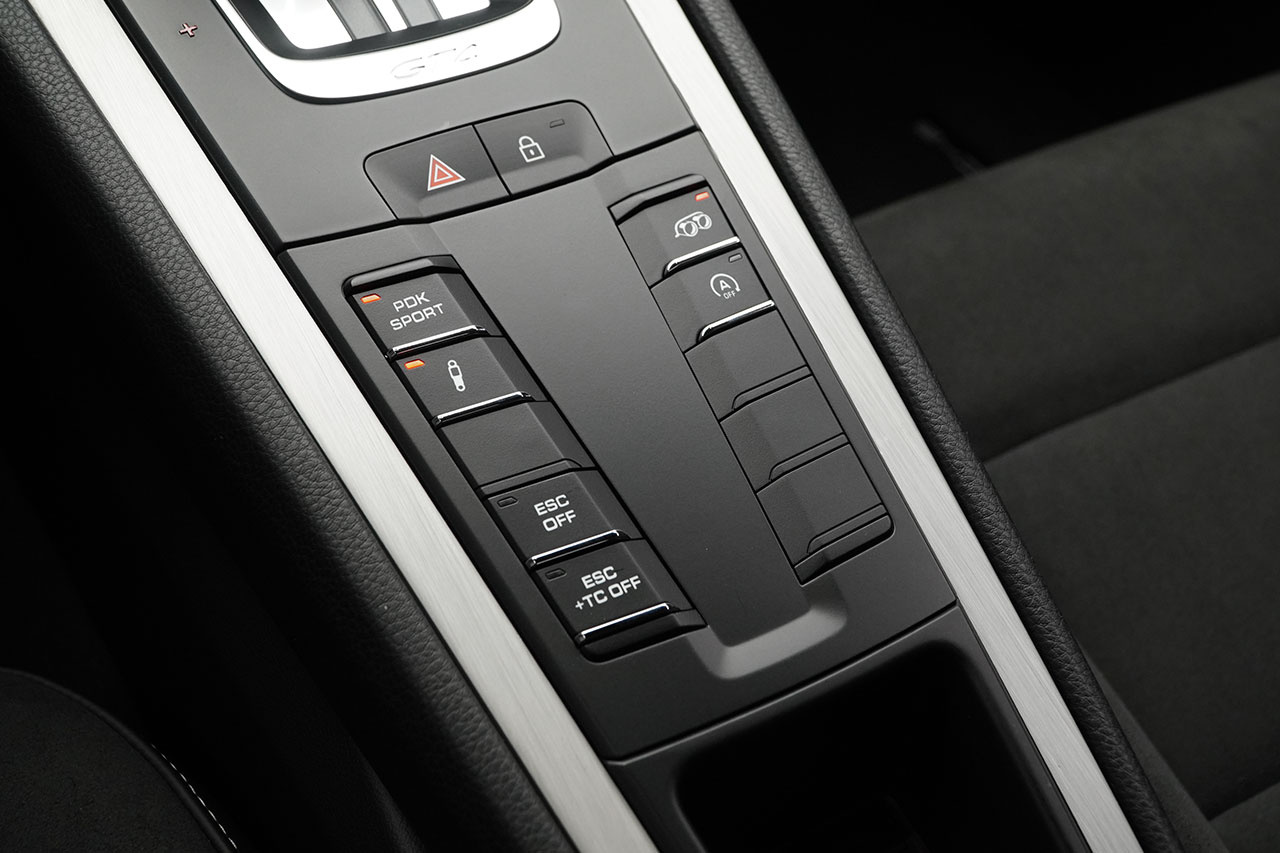 2023 Porsche 718 CAYMAN 