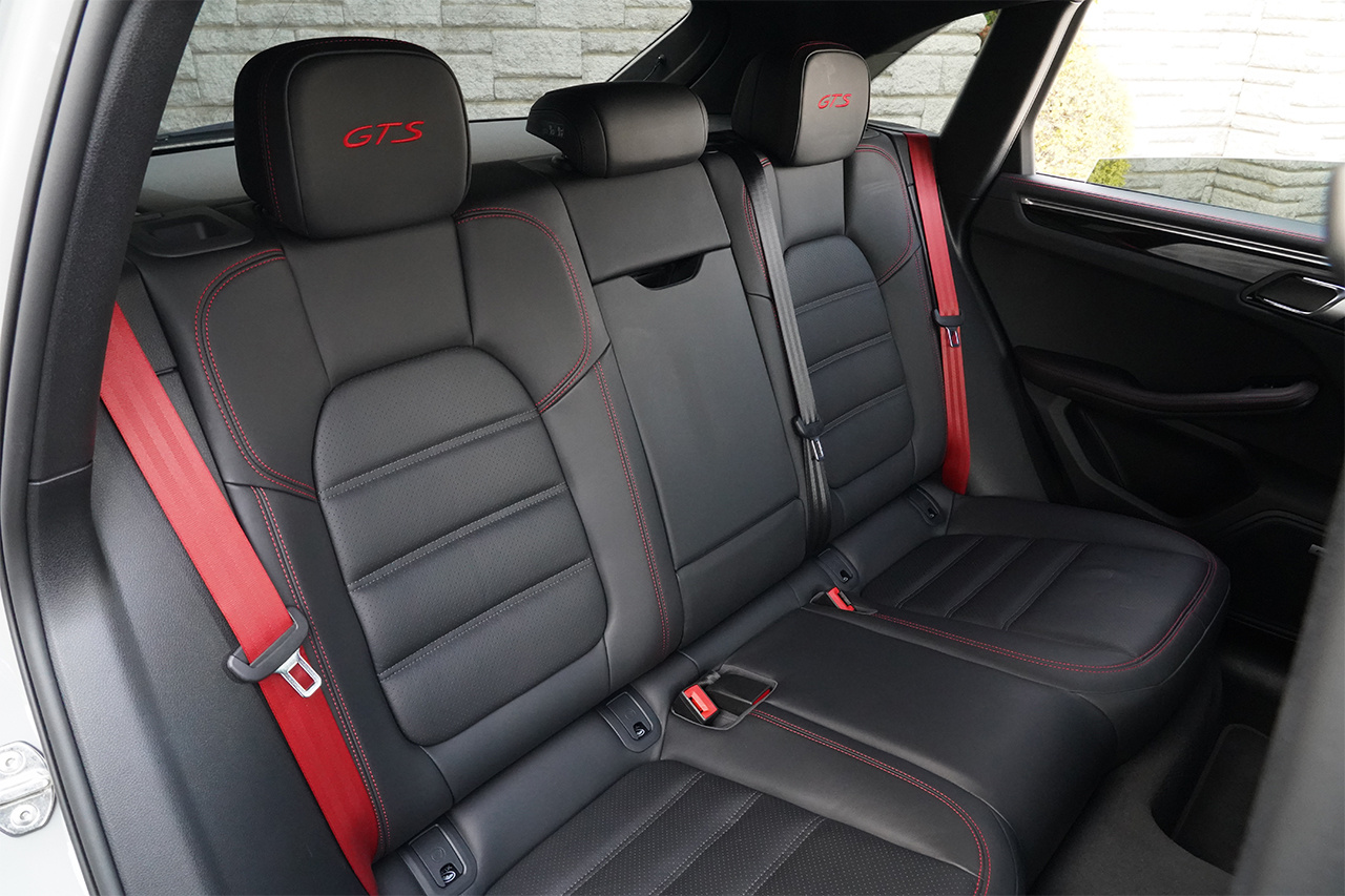 2021 Porsche MACAN null