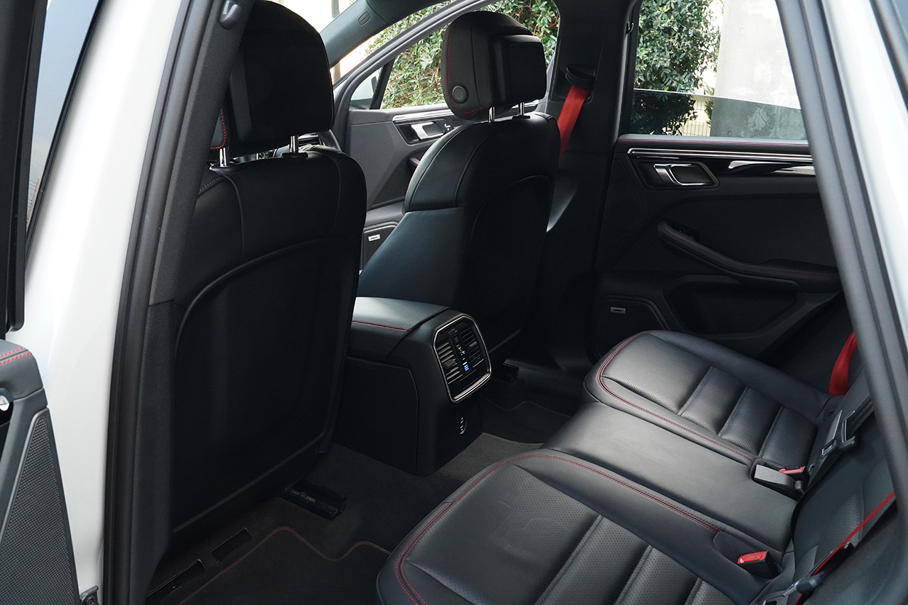 2021 Porsche MACAN null