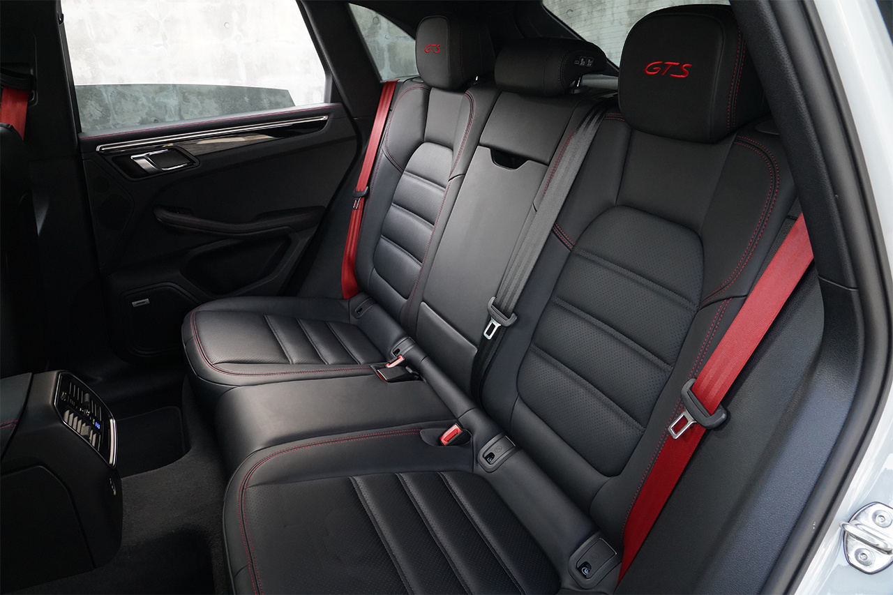 2021 Porsche MACAN null