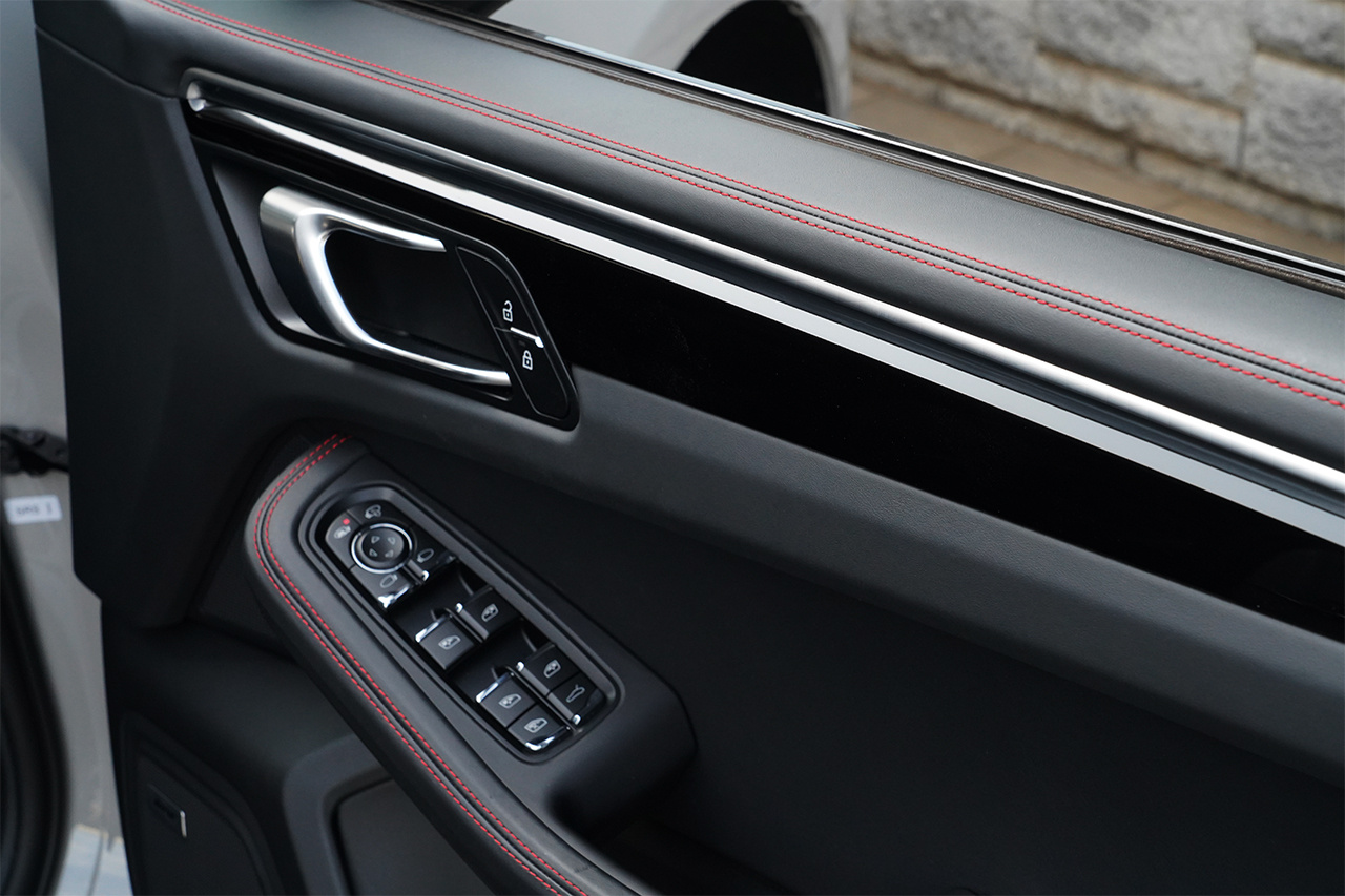 2021 Porsche MACAN null